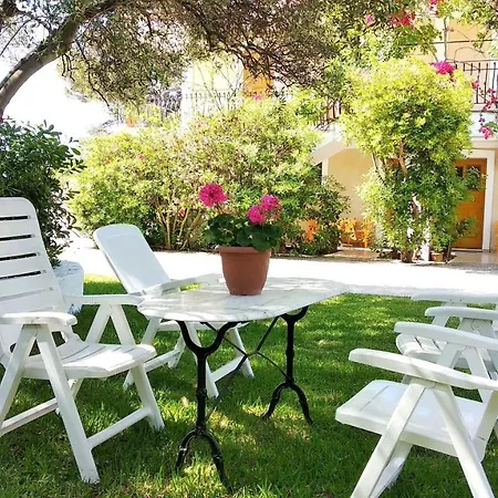 Polymnia Apartment *